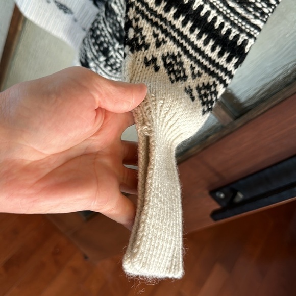 Nude
Fair Isle Oversize Sweater size Eruo 42 or US Large - Picture 7 of 10